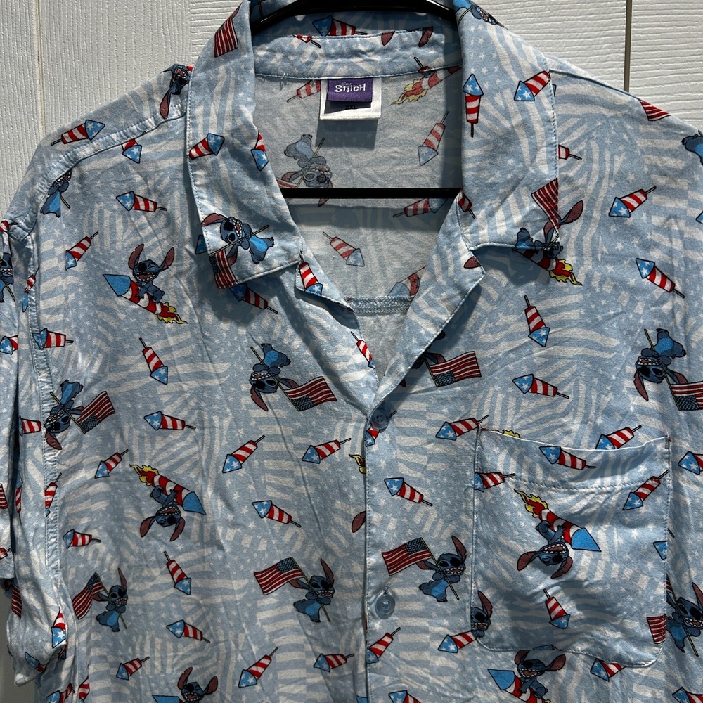 Disney Lilo & Stitch Patriotic Hawaiian Shirt XXL Rayon Blue Flags Fireworks - Picture 4 of 6